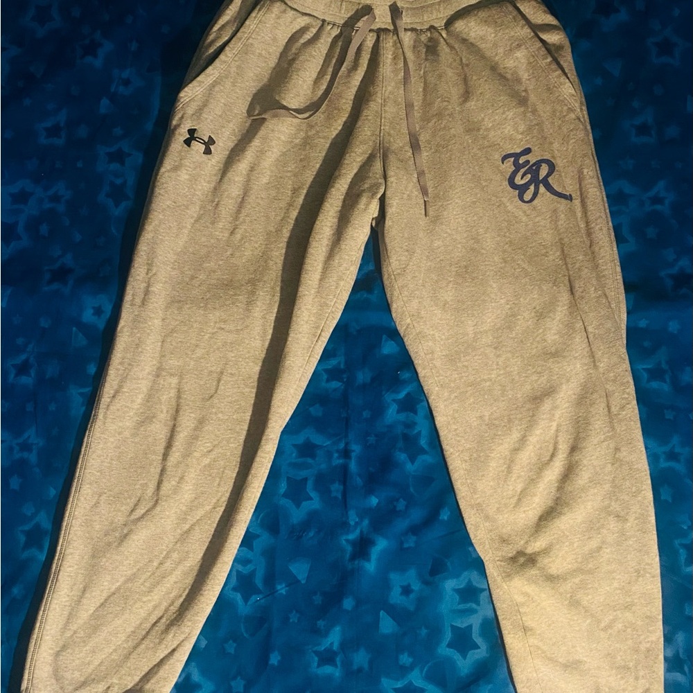 Under Armour Gray Joggers with Tapered Leg Design large size